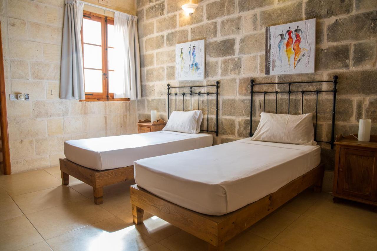 Villa Ta' Peppi Sannat Esterno foto